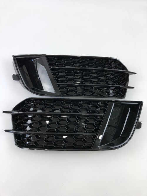 Грати в бампер Audi A1 10-14г у стилі RS Full Black