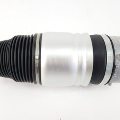 Передня права пневмоподушка Audi Q7, Volkswagen Touareg, Porsche Cayenne 957. 7L6616404B