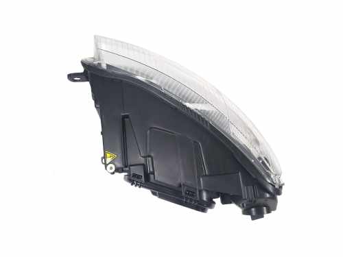 Передние Bi-Xenon фары на Audi A6 C6 2004-2008 года