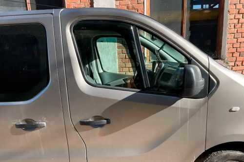 Ветровики Renault Trafic 2015+ / Opel Vivaro / Fiat Talento, вставные, HIC (2 шт)