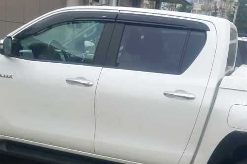 Вітровики Toyota Hilux 2015+, HIC (4 шт)