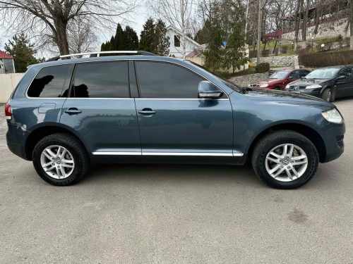 Рейлинги Volkswagen Touareg 7L 2002-2010, хромированные, пластиковые ножки, DDU (2 шт)