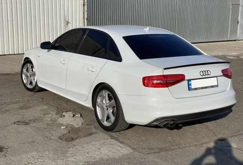 Спойлер Чорний глянець V1 для Audi A4 B8 2011–2015