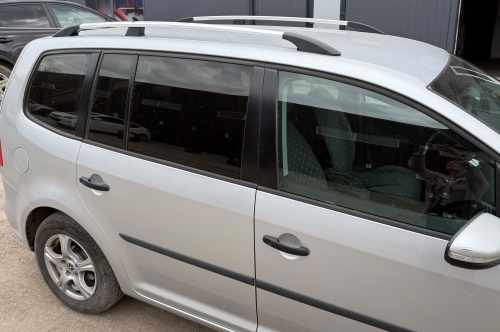 Рейлинги Volkswagen Touran 1T 2010-2015, хромированные, пластиковые ножки, DDU (2 шт)