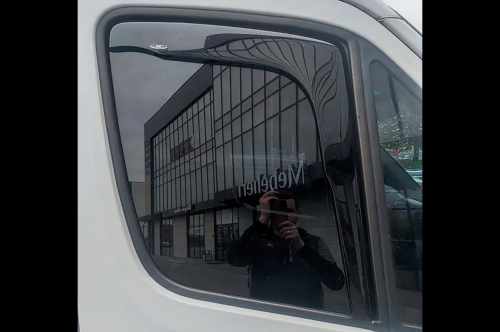 Вітровики Mercedes Sprinter W906 2006-2018 / Volkswagen Crafter, вставні, HIC (2 шт)