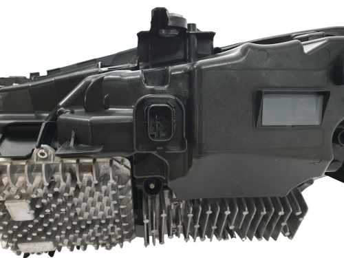 Передні фари ( Laser LCI ) апгрейд з LED Adaptive на BMW 3 Series G20 / G21 2018-2022 року