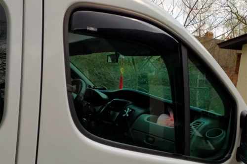 Ветровики Opel Vivaro 2001-2015 / Renault Trafic / Nissan Primastar, вставные, HIC (2 шт)