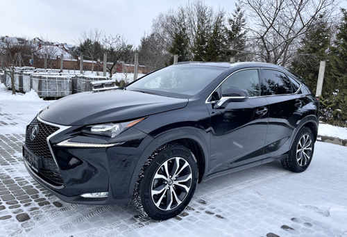 Передній бампер (стиль F-Sport) V2 на Lexus NX 2014-2017 року