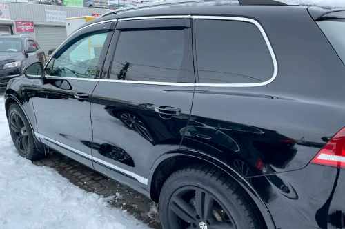 Вітровики Volkswagen Touareg 2010-2018 / Porsche Cayenne, з хромованим молдингом, HIC (4 шт)