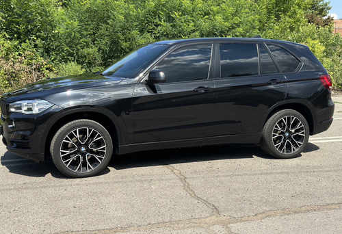 R22 Chrome Black (різноширокі) Диски на BMW X5 F15 2013-2018 року