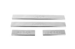 Накладки на пороги Seat Leon 5F 2013-2020, V2, нержавеющая сталь, Carmos (4 шт)