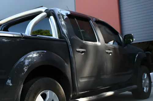 Ветровики Nissan Navara 2006-2015, HIC (4 шт)