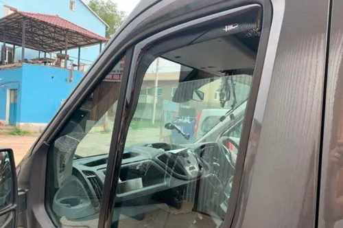 Вітровики Mercedes Sprinter W906 2006-2018 / Volkswagen Crafter, вставні, HIC (2 шт)