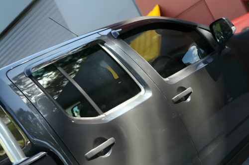 Ветровики Nissan Navara 2006-2015, HIC (4 шт)
