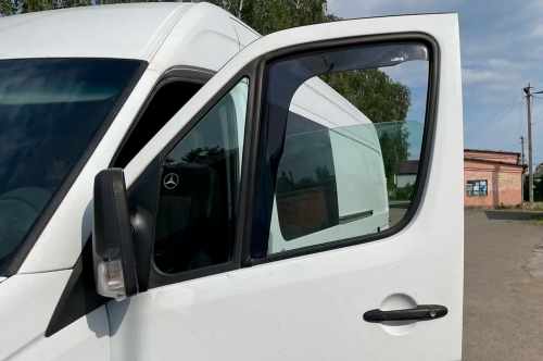 Вітровики Mercedes Sprinter W906 2006-2018 / Volkswagen Crafter, вставні, HIC (2 шт)