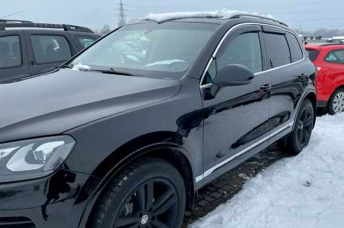 Вітровики Volkswagen Touareg 2010-2018 / Porsche Cayenne, з хромованим молдингом, HIC (4 шт)