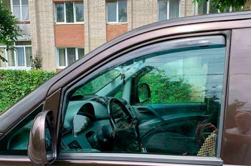 Вітровики Mercedes Viano/Vito W639 2004-2014, вставні, HIC (2 шт)