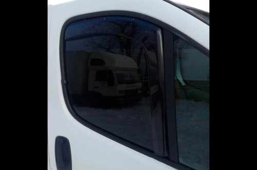 Ветровики Opel Vivaro 2001-2015 / Renault Trafic / Nissan Primastar, вставные, HIC (2 шт)