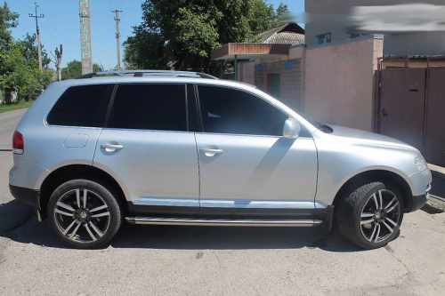 Рейлинги Volkswagen Touareg 7L 2002-2010, хромированные, пластиковые ножки, DDU (2 шт)