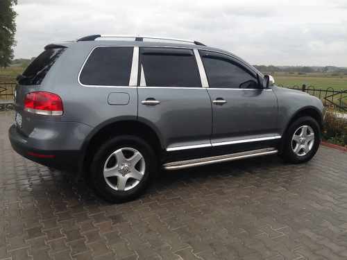 Рейлинги Volkswagen Touareg 7L 2002-2010, хромированные, пластиковые ножки, DDU (2 шт)