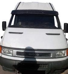 Козырек на лобовое стекло (черный глянец, 5мм) для Iveco Daily 1999-2006 гг.