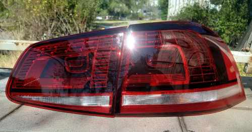 Задні ліхтарі LED червоні темні RSU для Volkswagen Touareg NF 2010-2017