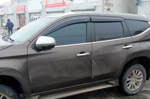 Вітровики Mitsubishi Pajero Sport 2015+, HIC (4 шт)