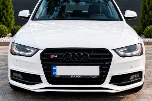 Передняя Черная решетка S-Style Audi A4 B8 2012-2015, GT Tuning