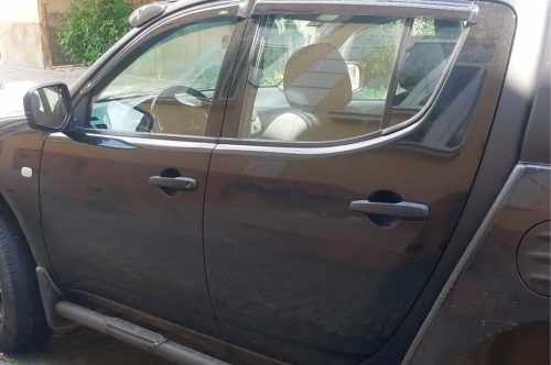 Вітровики Mitsubishi L200 2006-2015, HIC (4 шт)