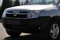 Смужка на решітку радіатора 2008-2014 (нерж.) для Dacia Duster 2008-2018 рр.
