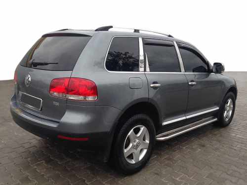 Рейлинги Volkswagen Touareg 7L 2002-2010, хромированные, пластиковые ножки, DDU (2 шт)