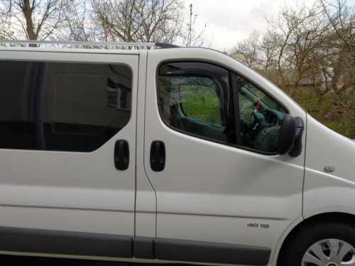 Ветровики Opel Vivaro 2001-2015 / Renault Trafic / Nissan Primastar, вставные, HIC (2 шт)