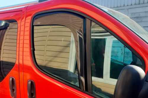 Ветровики Opel Vivaro 2001-2015 / Renault Trafic / Nissan Primastar, вставные, HIC (2 шт)