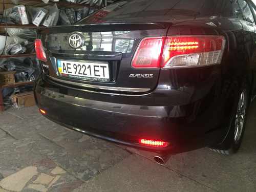 Габаритні вогні Toyota Avensis 2009-2012