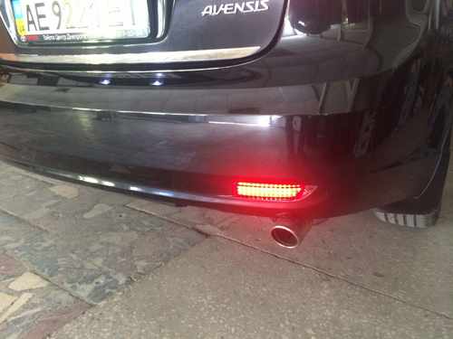 Габаритні вогні Toyota Avensis 2009-2012