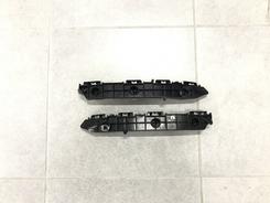 Крепеж переднего бампера 521166022 / 5211560180 Lexus LX 570 2008-2015 пластик 2 шт.