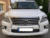 Решітка радіатора під камеру Lexus LX 570 рестайлінг 2012-2015