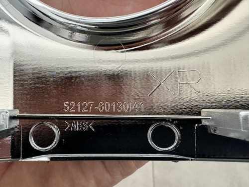 Хромована накладка правої протитуманнї фари 5212760130 для Lexus LX 570 2012-2015