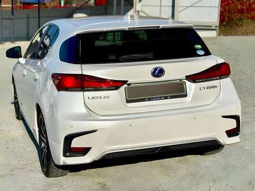Бампер задній рестайлінг 2017+ для Lexus CT 200h 2010-2021