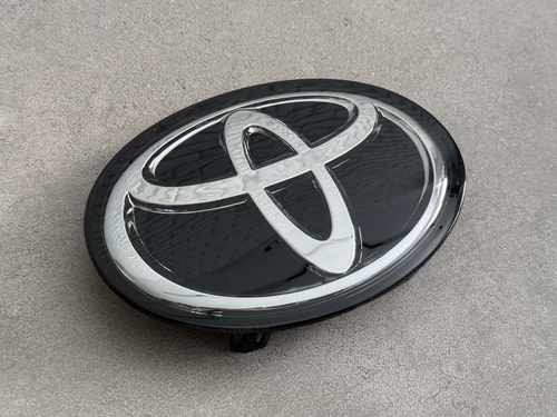 Емблема TOYOTA чорна ПІД ДИСТРОННИК 5314133130