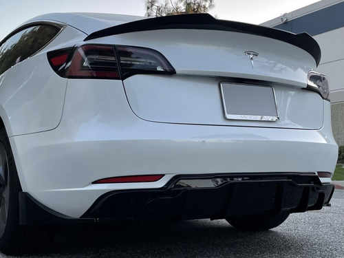 Комплект обвісу Tesla Model 3 2017- ABS пластик, колір чорний глянець
