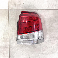Внешний правый фонарь Lexus LX 570 рестайлинг 2012+