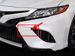 Заглушка бампера (буксира) левая Toyota Camry 70 SE / XSE 2017-