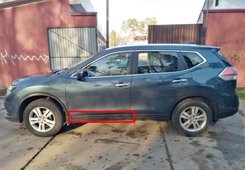 Молдинг двері Nissan X-Trail 32 / Rogue 2014-2016 перед лівий
