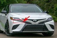 Накладка бампера під фару права Toyota Camry SE / XSE 70 2018+
