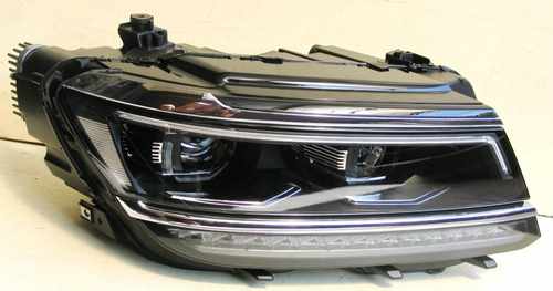 Передні фари чорні   для Volkswagen Tiguan L USA 2016-2020