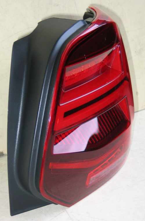 Задні ліхтарі стиль Audi Q2 для Volkswagen Polo Mk5 2010+