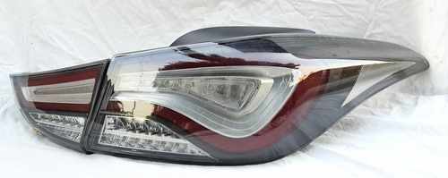 Задні ліхтарі красно-чорні LED стиль WH для Hyundai Elantra MD 2011-2015
