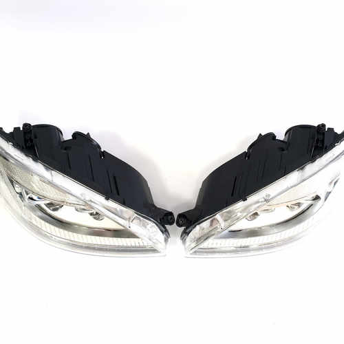 Передні фари Bi-Xenon Adaptive на Mercedes S-Class W221 2009-2013 рік