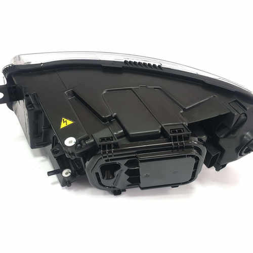 Передні фари Bi-Xenon на Audi A6 C6 2004-2011 року
